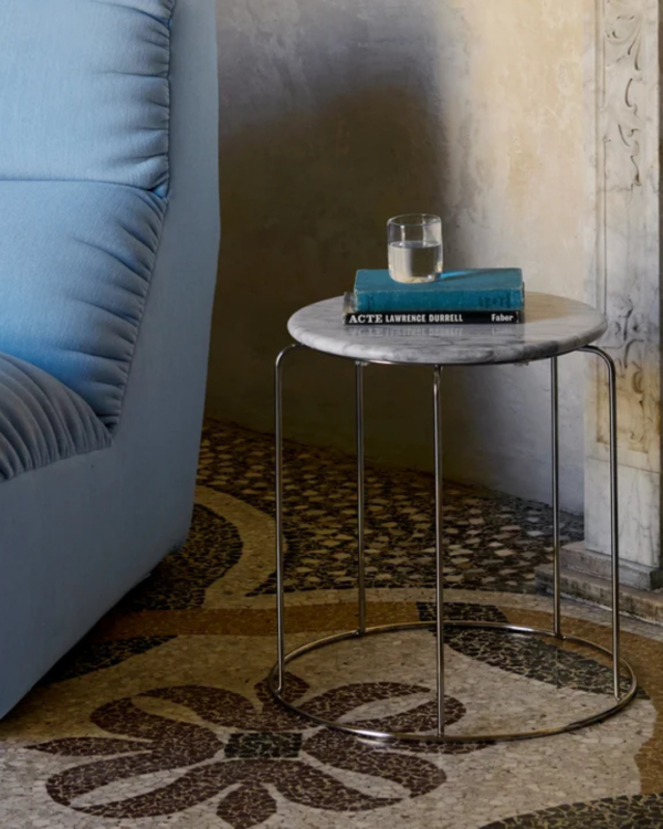 Table d’appoint VP11 en marbre blanc de Carrare, design Verner Panton pour &Tradition