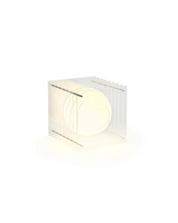 Lampe à poser LOP carré transparente en acrylique, acier inoxydable et verre opale mat, design moderne avec ampoule LED incluse.
