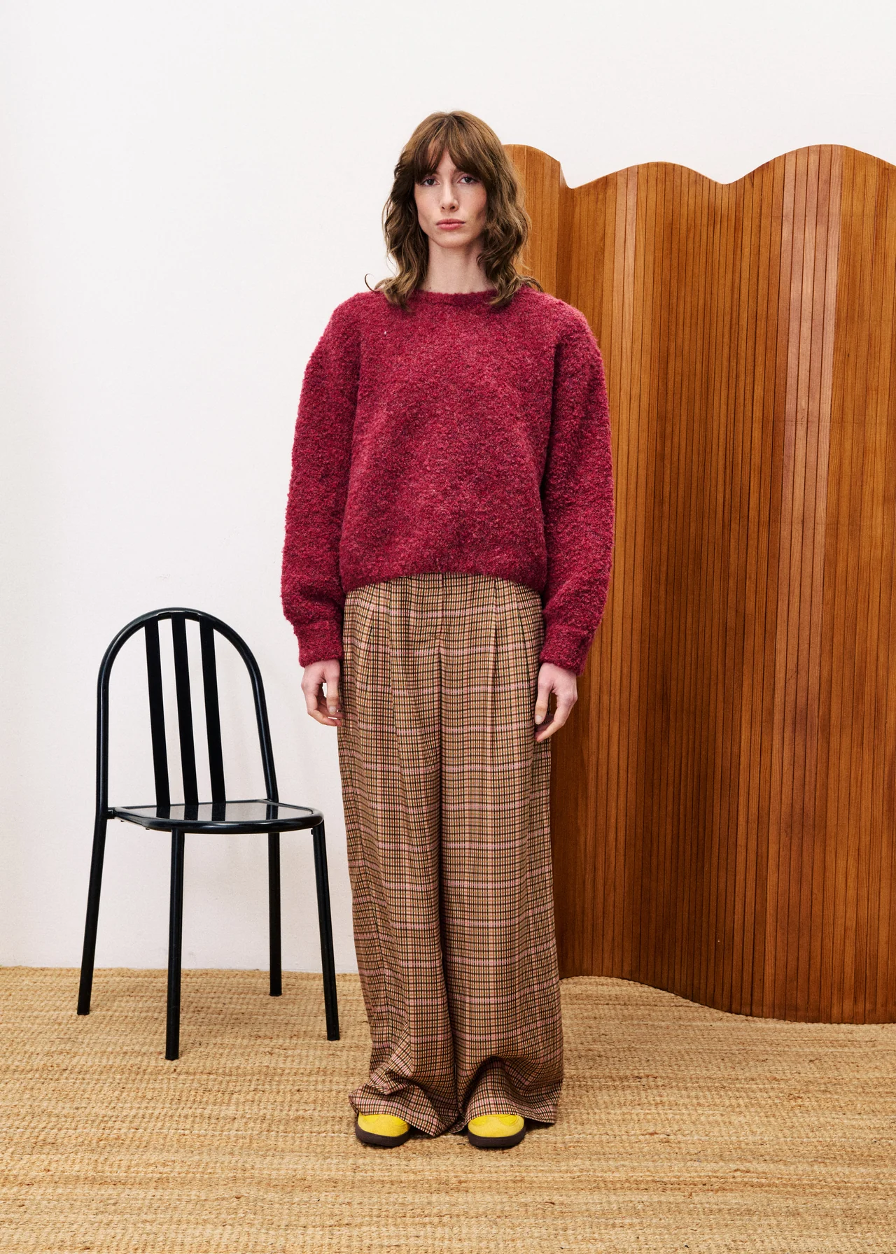 Pull Camelia bordeaux FRNCH, en maille bouclette chaude et douce, manches longues ballon, coupe droite, gamme Change écoresponsable.