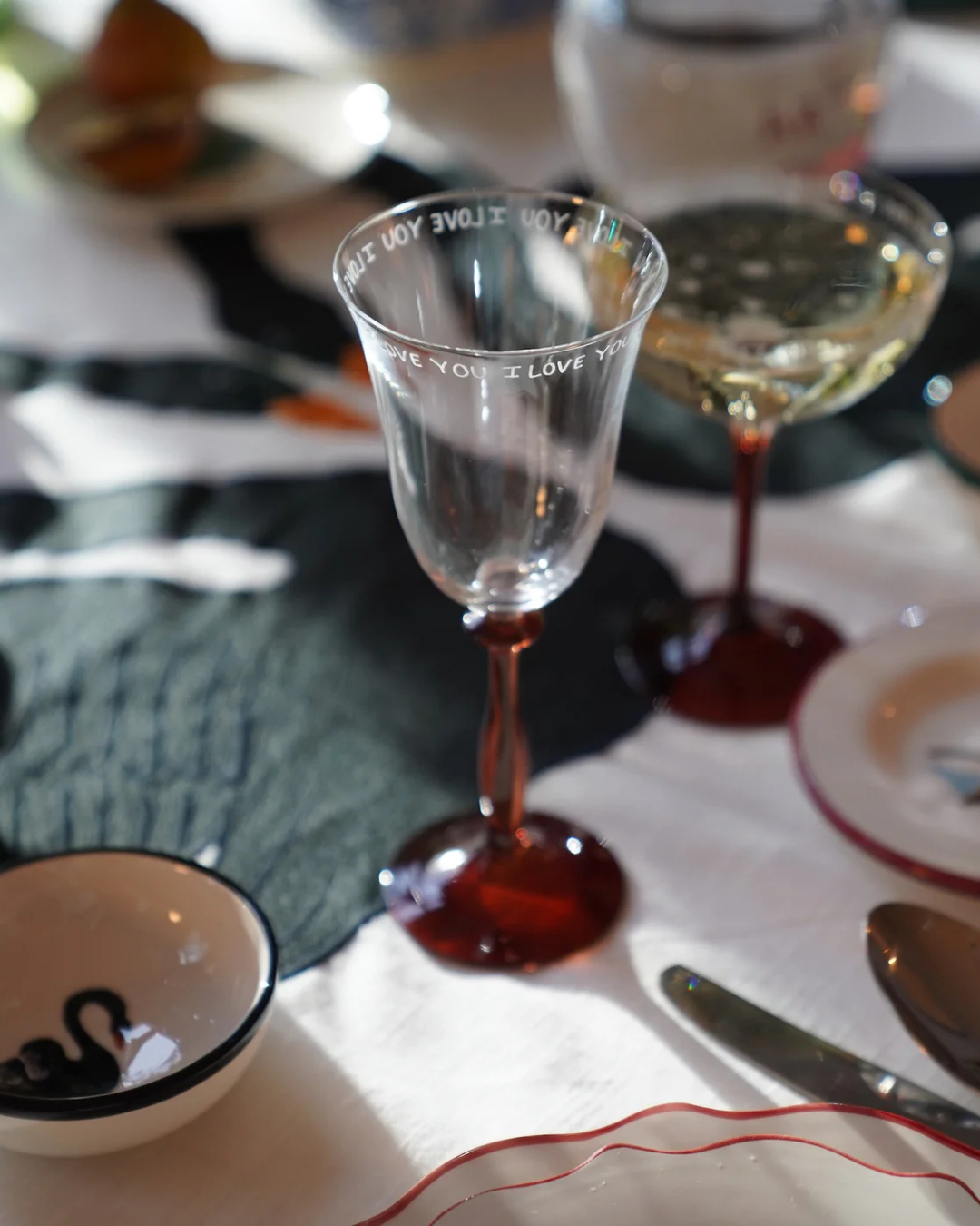 Verre à vin en cristal avec base rouge et inscription I Love You – idée cadeau romantique