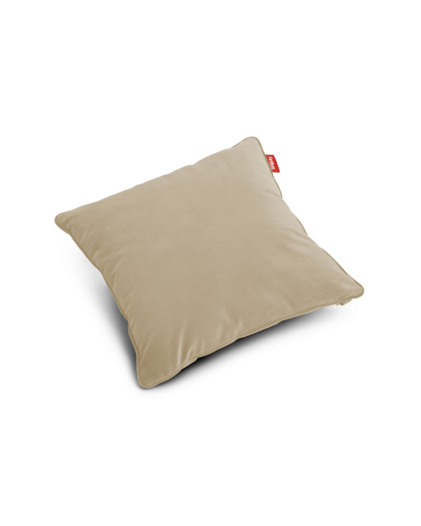 Coussin carré velours recyclé Camel en polyester 100 % recyclé avec rembourrage en billes EPS écoresponsables