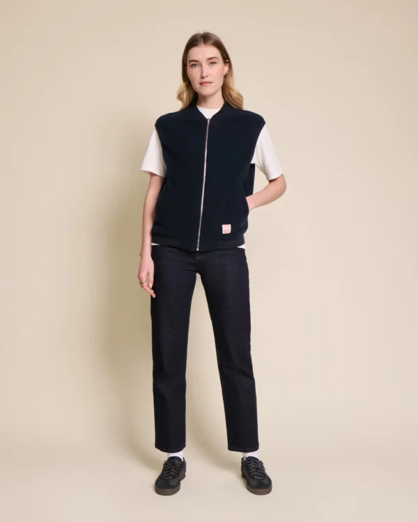Veste Vincente sans manches en polaire recyclée bleu nuit, coupe oversize unisexe, signée émoi émoi.
