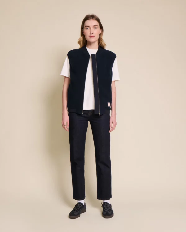 Veste Vincente sans manches en polaire recyclée bleu nuit, coupe oversize unisexe, signée émoi émoi.