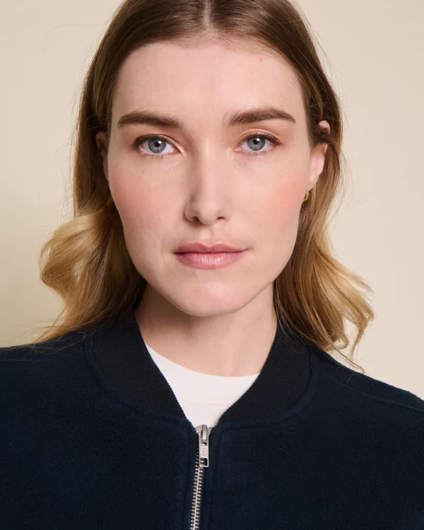 Veste Vincente sans manches en polaire recyclée bleu nuit, coupe oversize unisexe, signée émoi émoi.