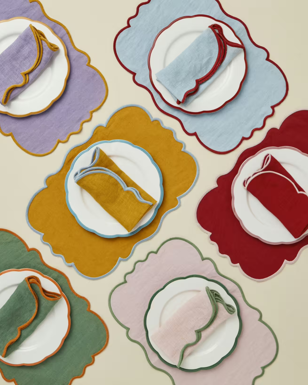 Assiette plate Bitossi Home en pierre de fer avec bordure rouge, diamètre 20,9 cm – design italien élégant et intemporel.