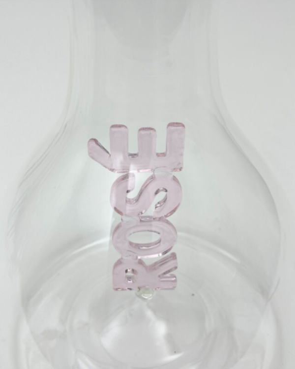 Carafe Rosé BazarDeluxe en verre borosilicate transparent avec lettres roses, design moderne et estival