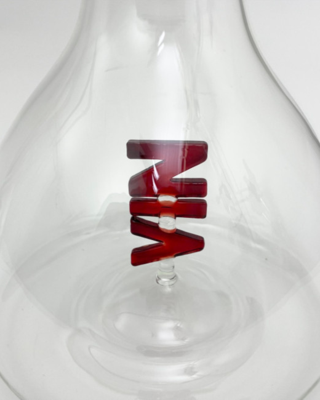 Carafe à vin rouge BazarDeluxe en verre borosilicate transparent avec lettres rouges design