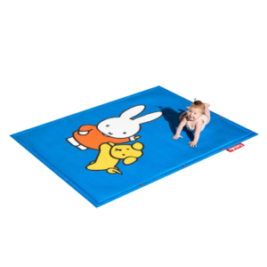 Tapis Flying Carpet x Miffy Fatboy en polyester recyclé avec imprimé Miffy – antidérapant, résistant et modulable
