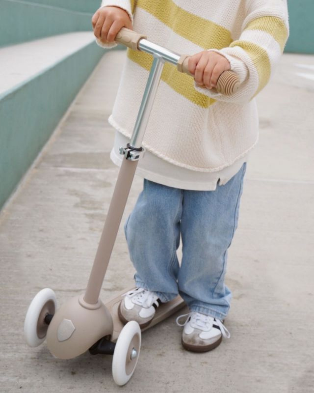 Trottinette beige sable pour enfant Banwood Eco, 3 roues, plastique recyclé