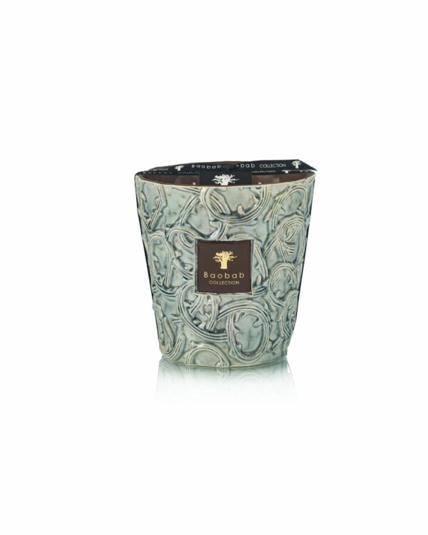 Bougie Baobab Brame Sylvanus Max 16 en céramique verte céladon et chocolat, décor bois de cerf, parfum bergamote, absinthe et patchouli d’Indonésie.
