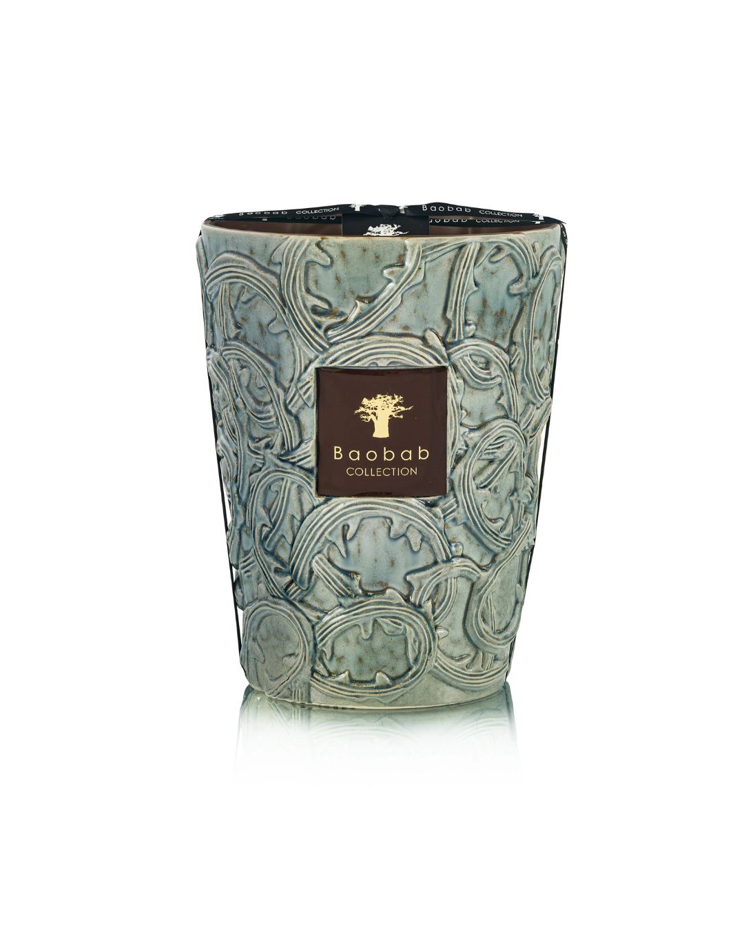 Bougie Baobab Brame Sylvanus Max 24 en céramique émaillée verte céladon et chocolat, décor bois de cerf, parfum bergamote, absinthe et patchouli d’Indonésie.