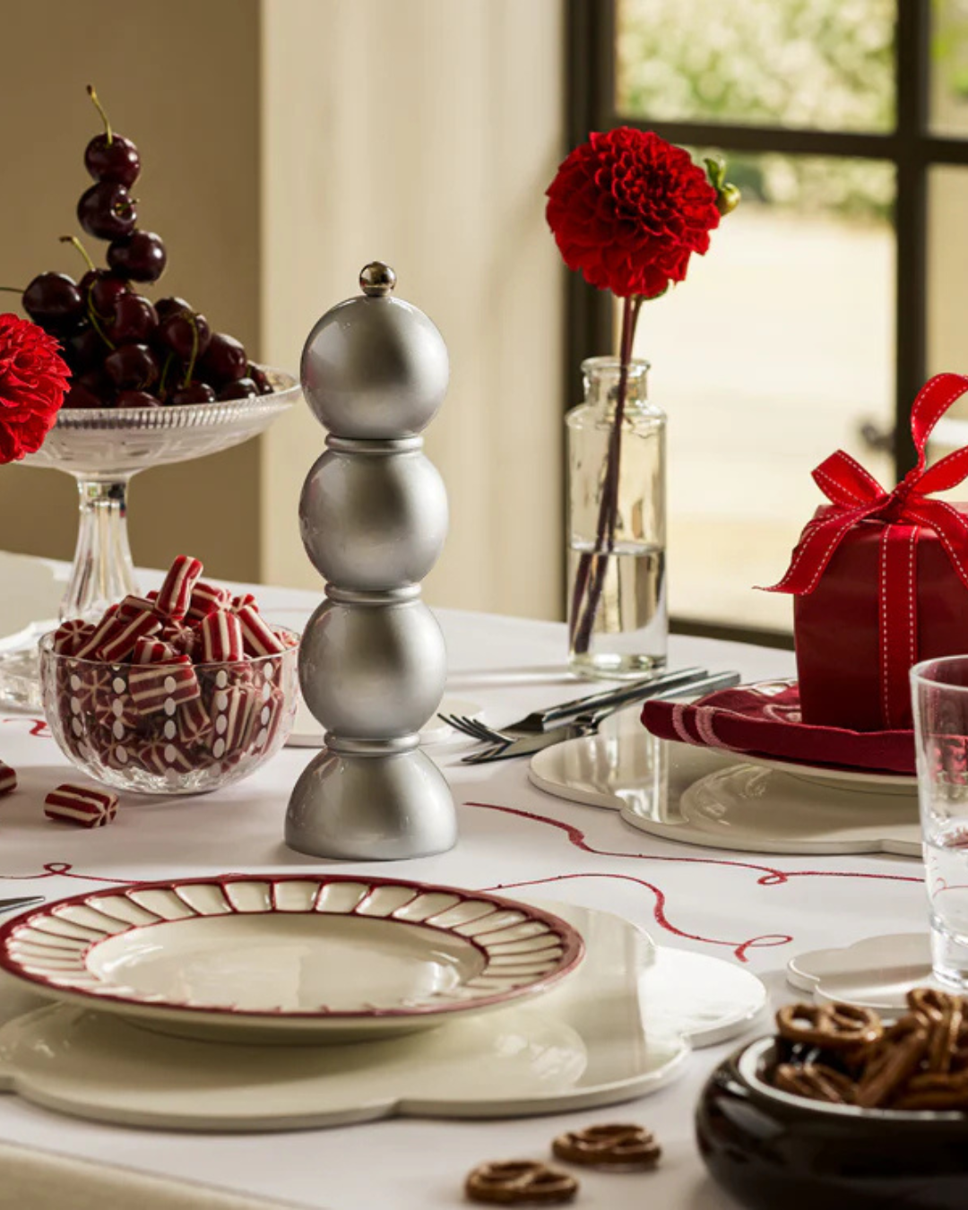 Moulin Addison Ross laqué argent en bois Rubberwood durable avec mécanisme en céramique et bouton S/P en acier inoxydable