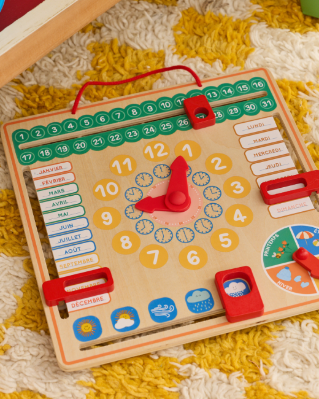 Calendrier éducatif en bois avec horloge, jours, mois, saisons et symboles météo colorés, jouet d’apprentissage pour enfant dès 3 ans.