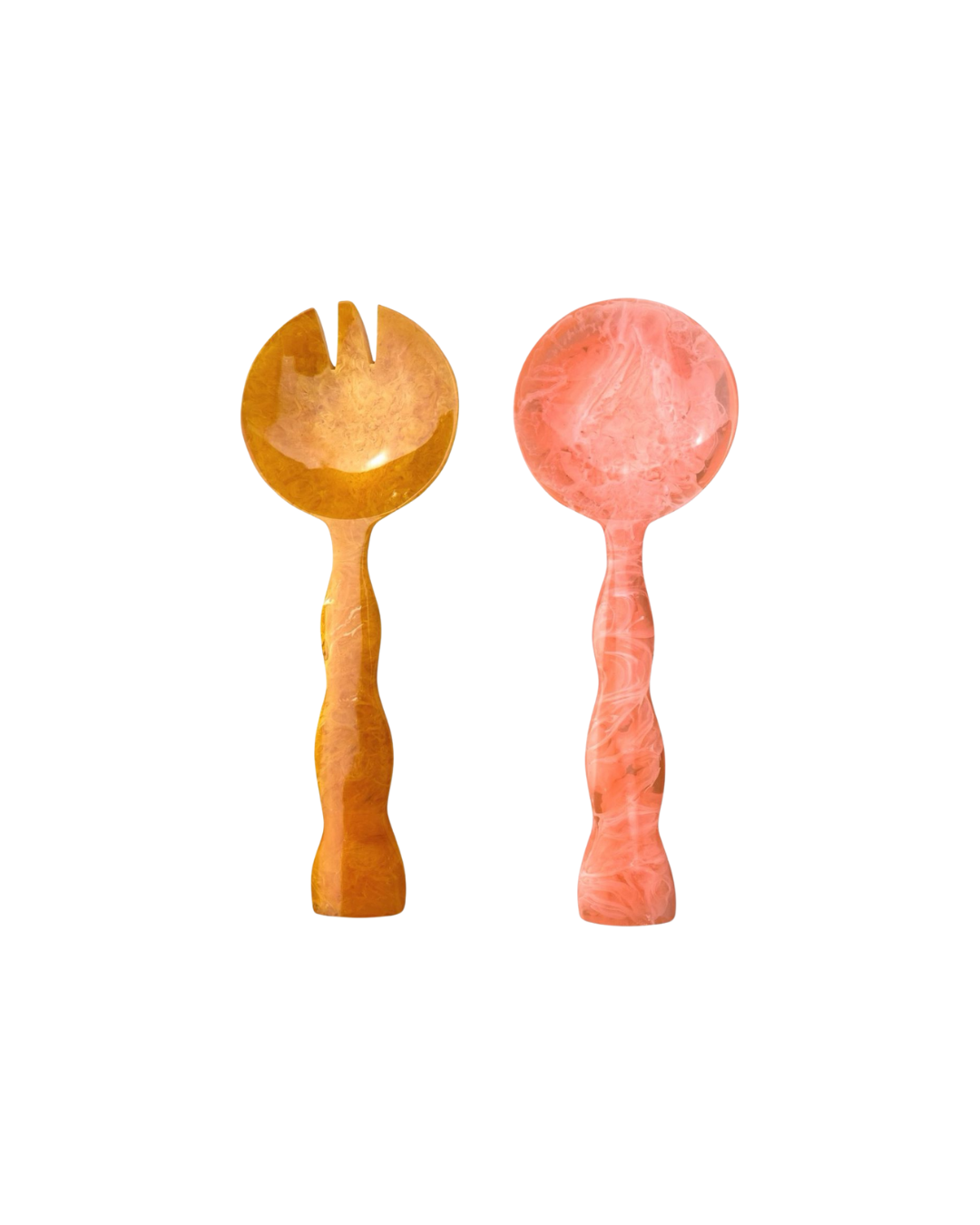 Apportez une touche joyeuse et raffinée à vos repas avec ces grands couverts à salade orange et rose signés Studio Noticed.