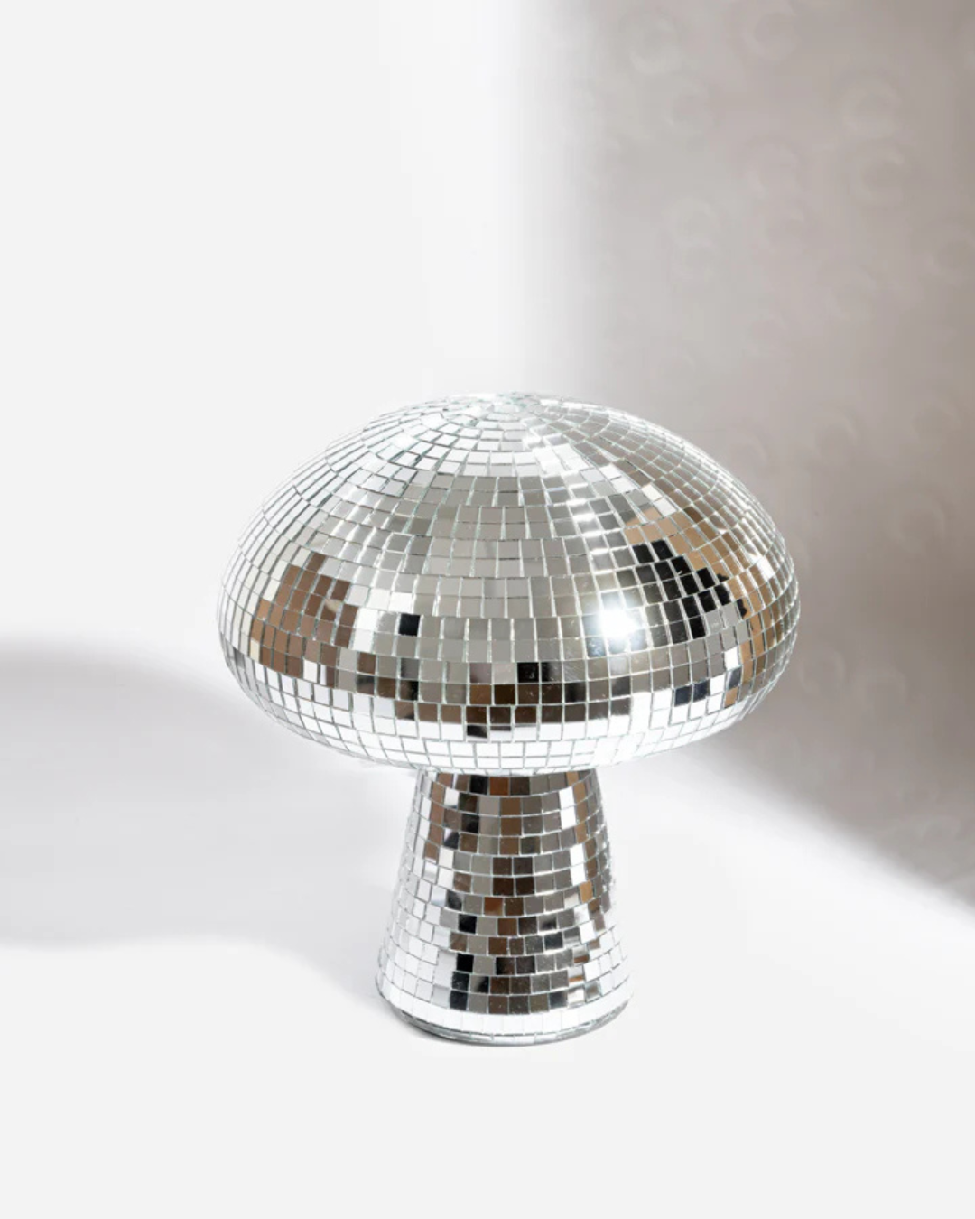Lampe champignon disco miroir illuminée – décoration rétro et originale signée L’Avant Gardiste