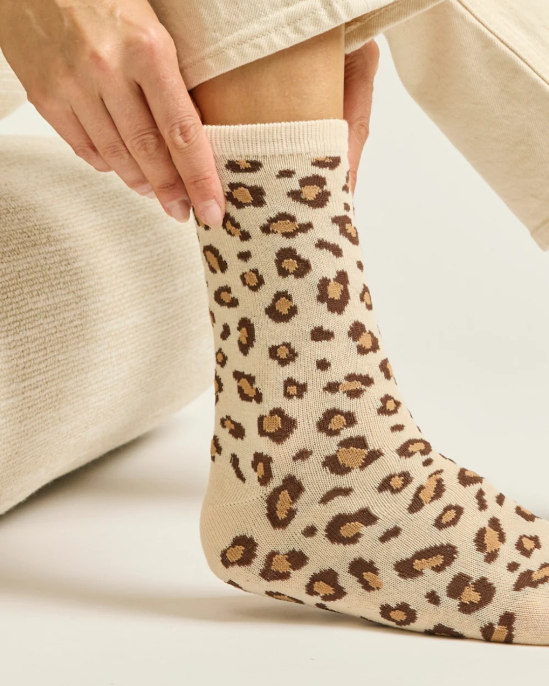Pack 3 chaussettes femme – Glitters & Léopard beige : douceur, confort et brillance dans des tons naturels et élégants.
