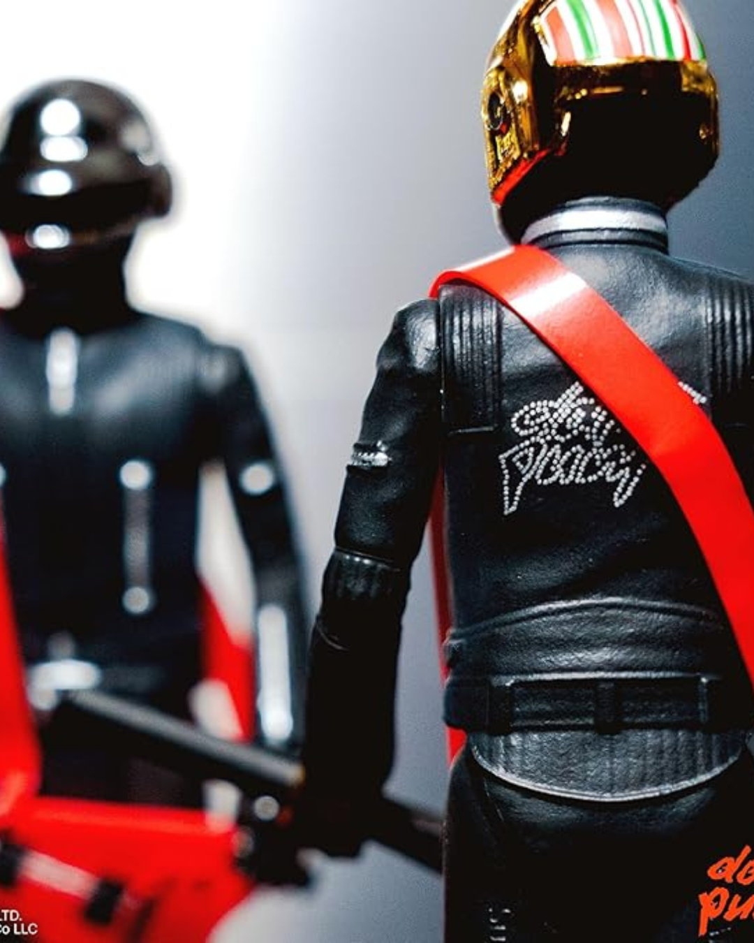 Figurine Daft Punk Super7 ReAction – Guy-Manuel et Thomas Bangalter avec accessoires et casque amovible