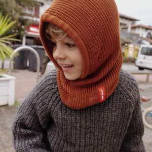 Cagoule Hoody marron nut pour enfant 2-5 ans en coton biologique, maille côtelée douce et couvrante