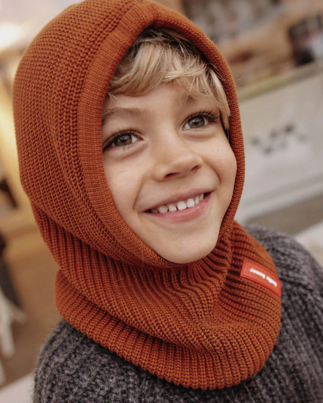 Cagoule Hoody marron nut pour enfant 2-5 ans en coton biologique, maille côtelée douce et couvrante