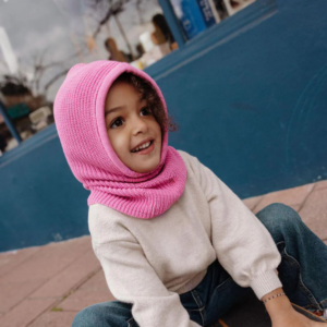 Cagoule Hoody rose pour enfant 2-5 ans en coton biologique, maille côtelée douce et couvrante