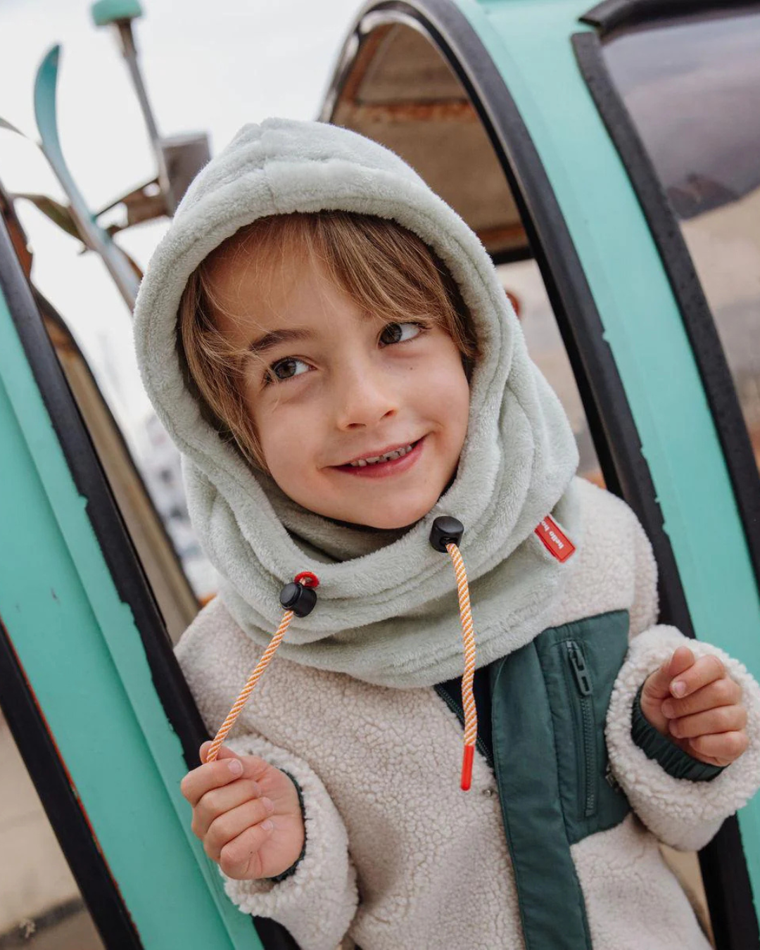 Cagoule Warmy verte pour enfant 2-5 ans en polaire chaude et douce, ajustable et bien couvrante