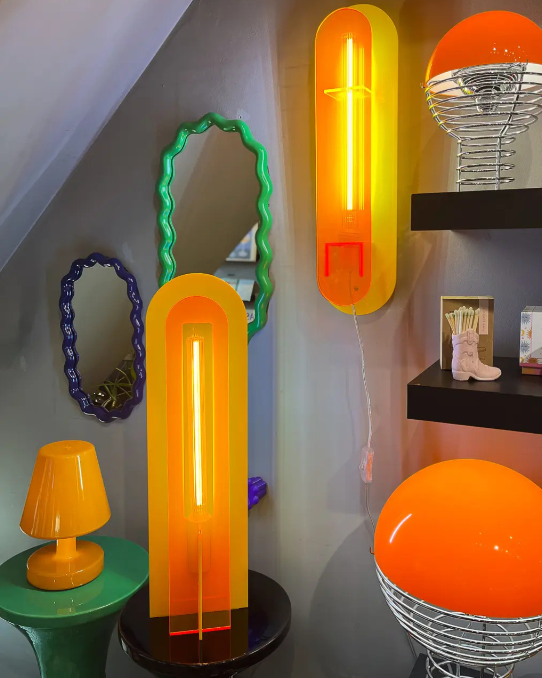 Lampe Andy design acrylique translucide violet