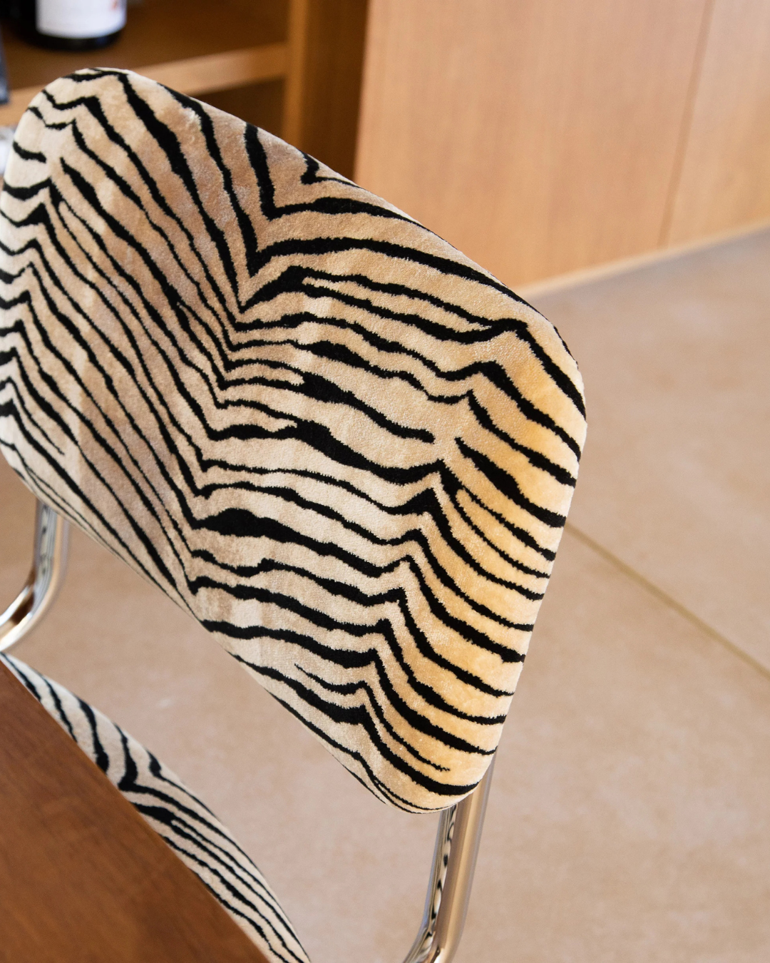 Chaise Classica velours motif tigre design italien