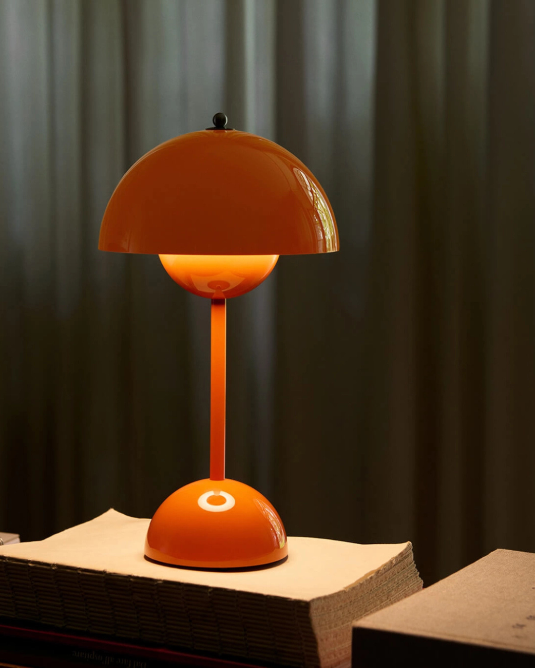 Lampe Flowerpot VP9 portable design Verner Panton