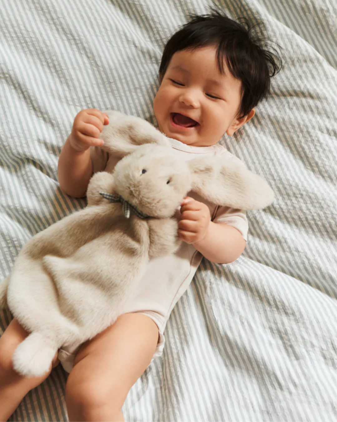 Peluche lapin ROY gris beige doudou bébé polyester recyclé