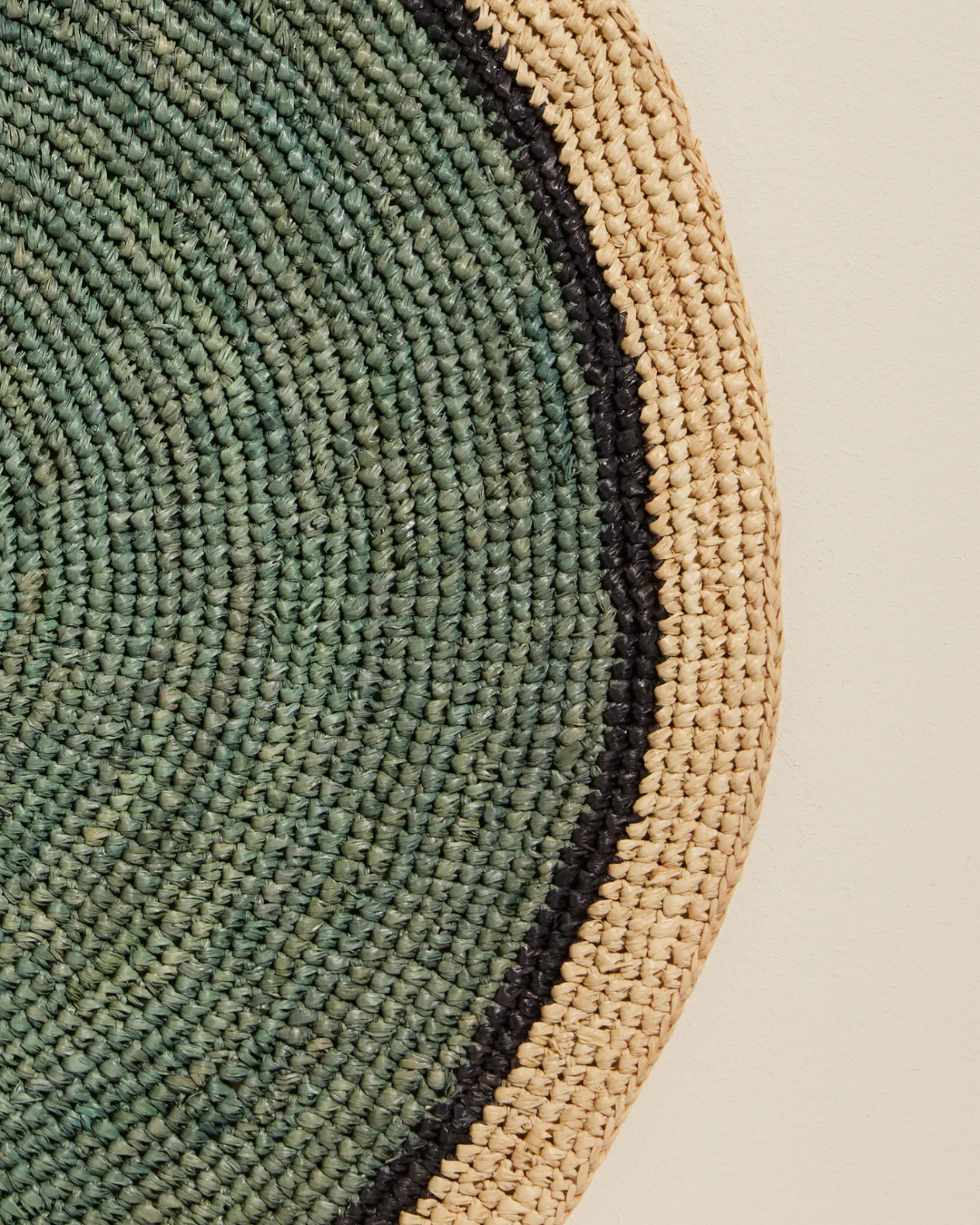 Set de table artisanal en raphia fabriqué à Madagascar