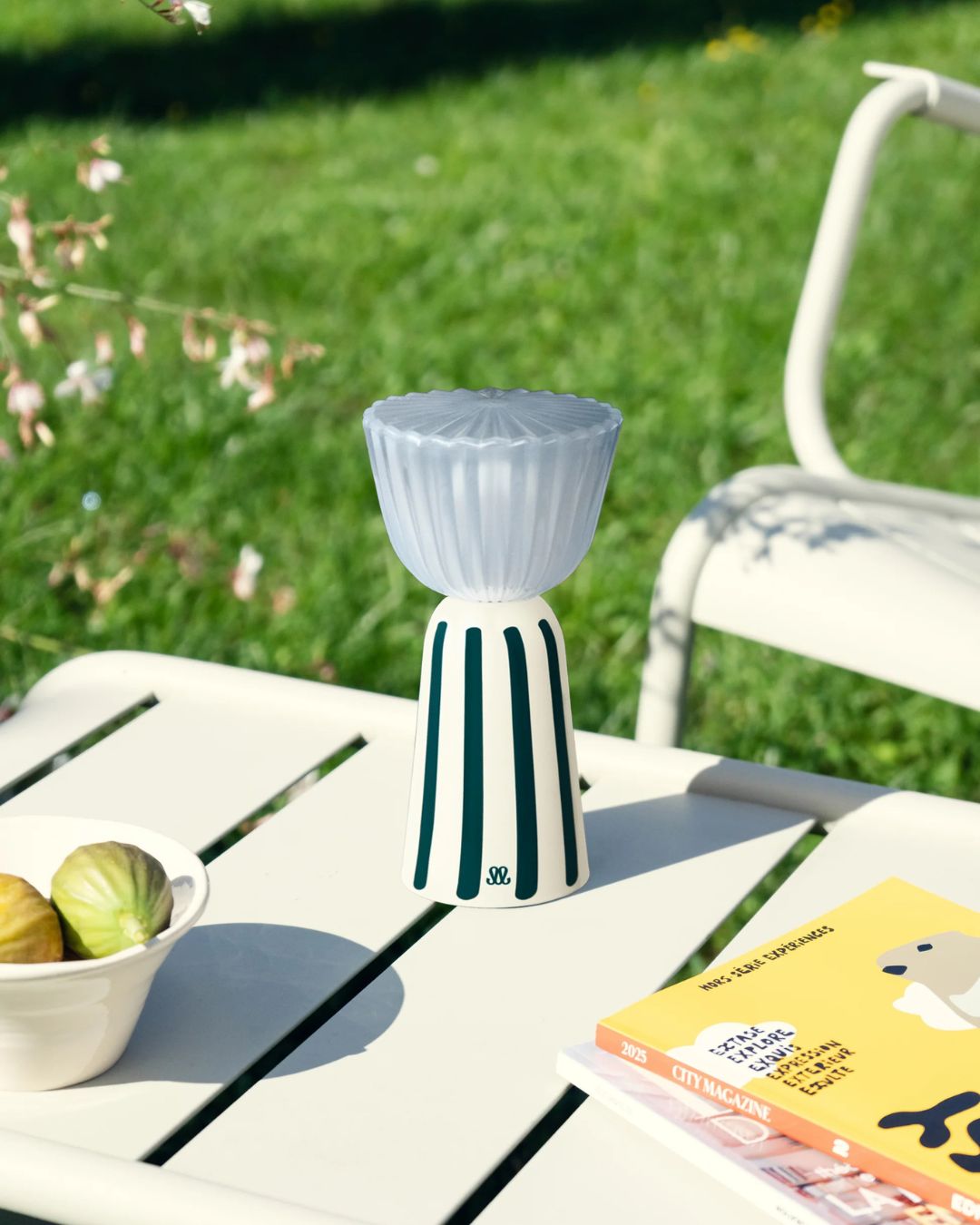 Lampe SWIING Maison Sarah Lavoine x Fermob écru