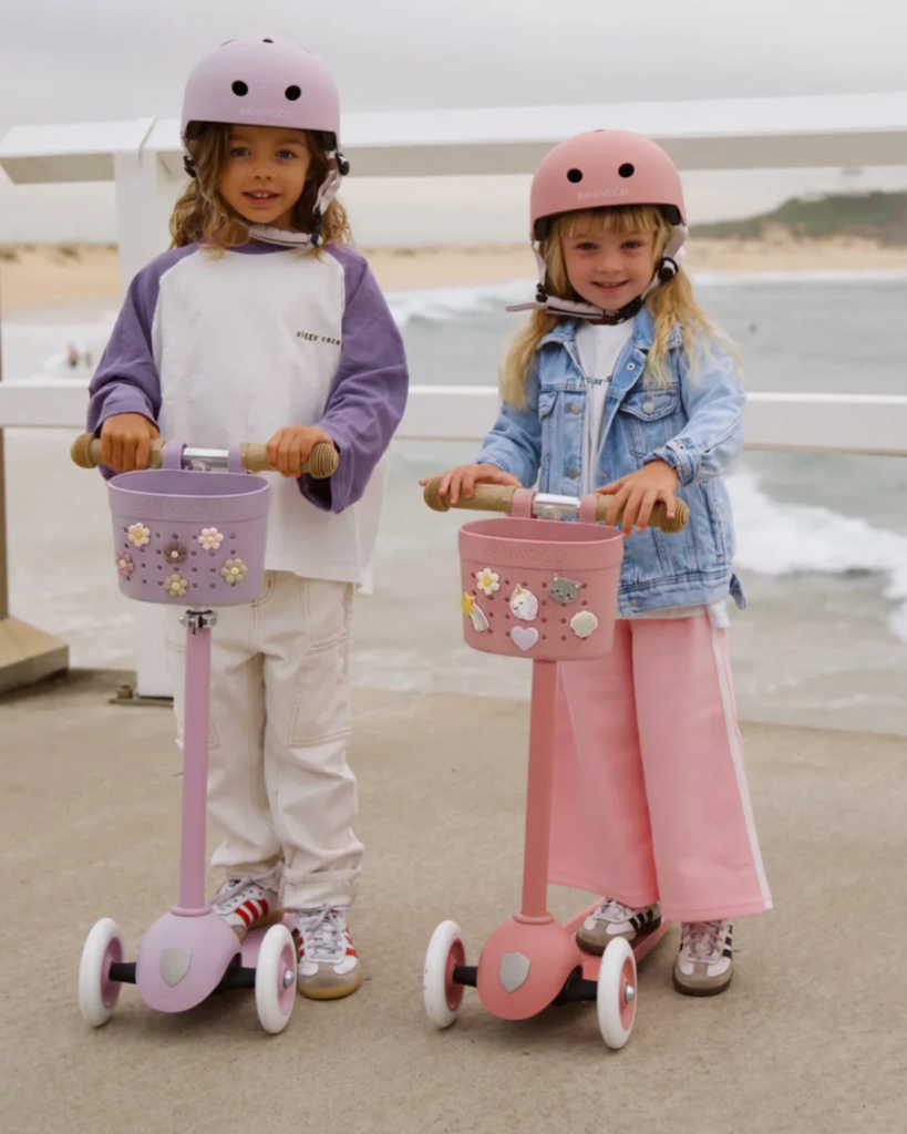 Pins décoratifs Banwood en caoutchouc recyclé pour personnaliser un panier Pin & Ride.