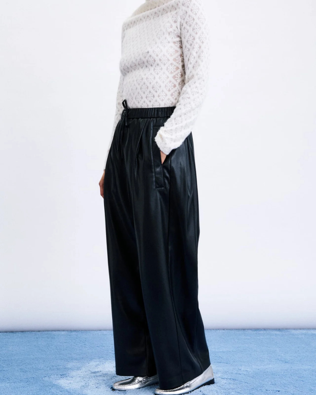 Pantalon Odaesan Noir femme en simili cuir
