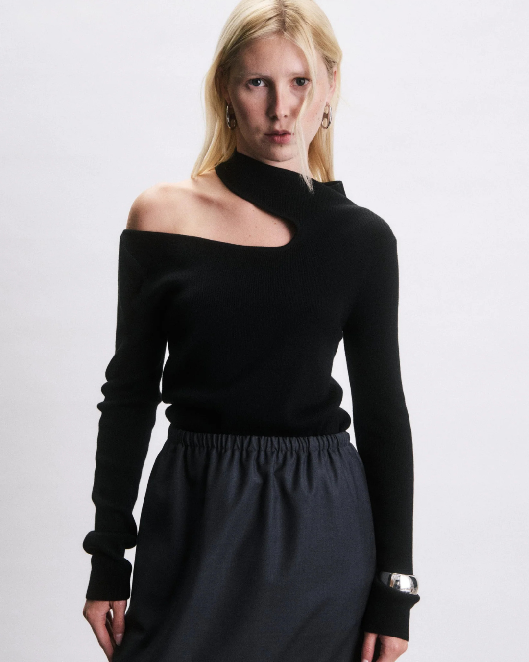 Top Harry noir femme en maille côtelée asymétrique